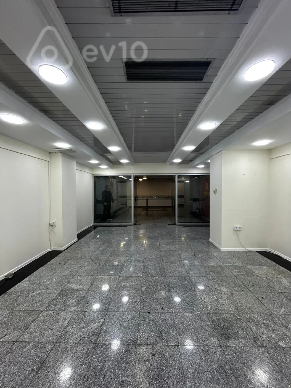 Kirayə verilir mənzil 28 m²