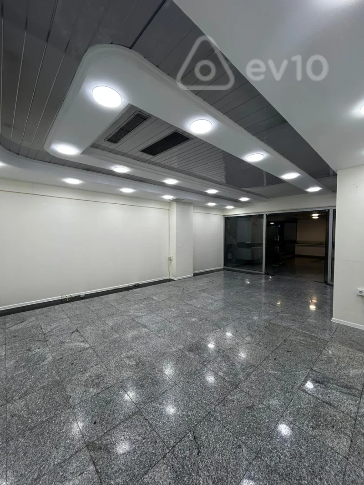 Kirayə verilir mənzil 28 m²