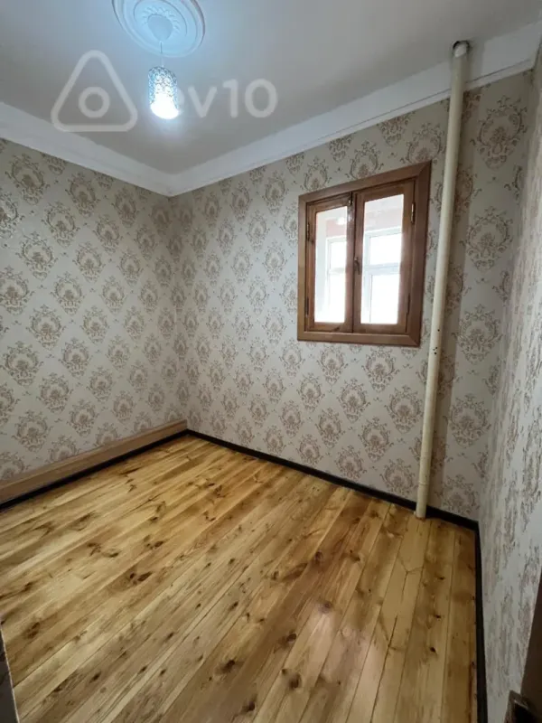 Satılır 2 otaqlı köhnə tikili 40 m²