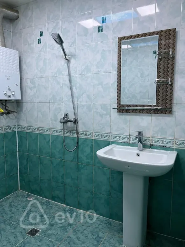 Satılır 2 otaqlı köhnə tikili 40 m²