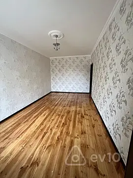 Satılır 2 otaqlı köhnə tikili 40 m²