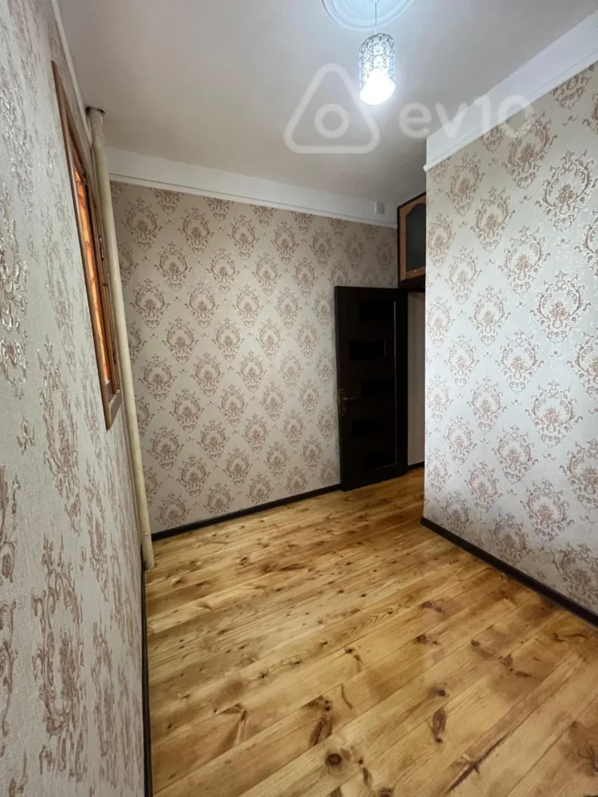 Satılır 2 otaqlı köhnə tikili 40 m²