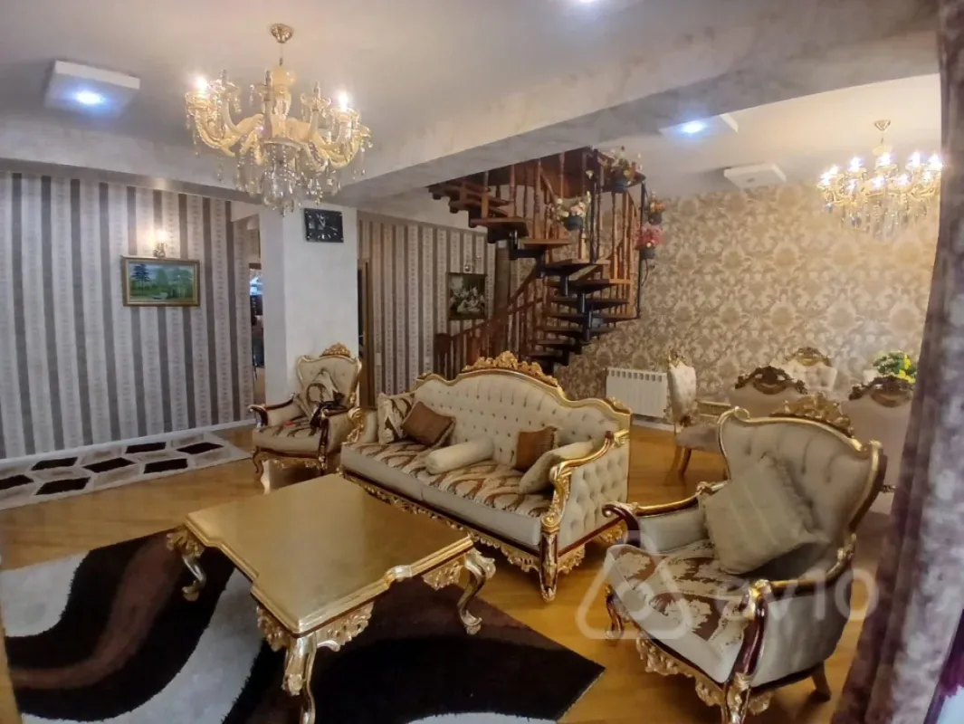 Satılır 4 otaqlı yeni tikili 180 m²