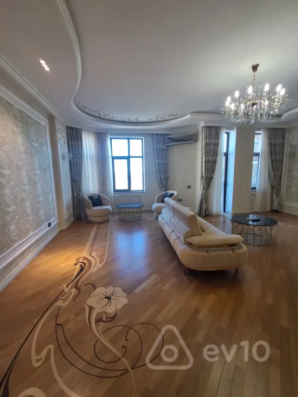 Kirayə verilir 4 otaqlı yeni tikili 220 m²