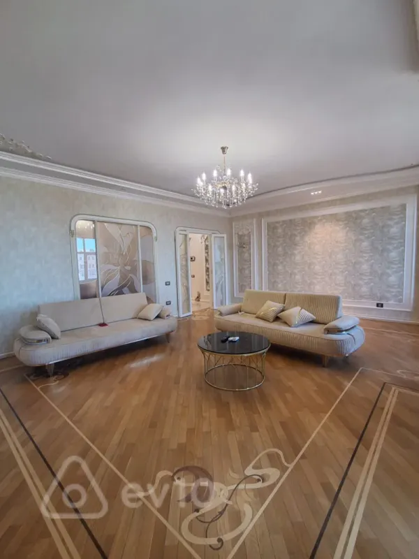 Kirayə verilir 4 otaqlı yeni tikili 220 m²