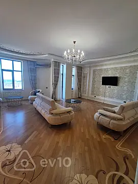 Kirayə verilir 4 otaqlı yeni tikili 220 m²