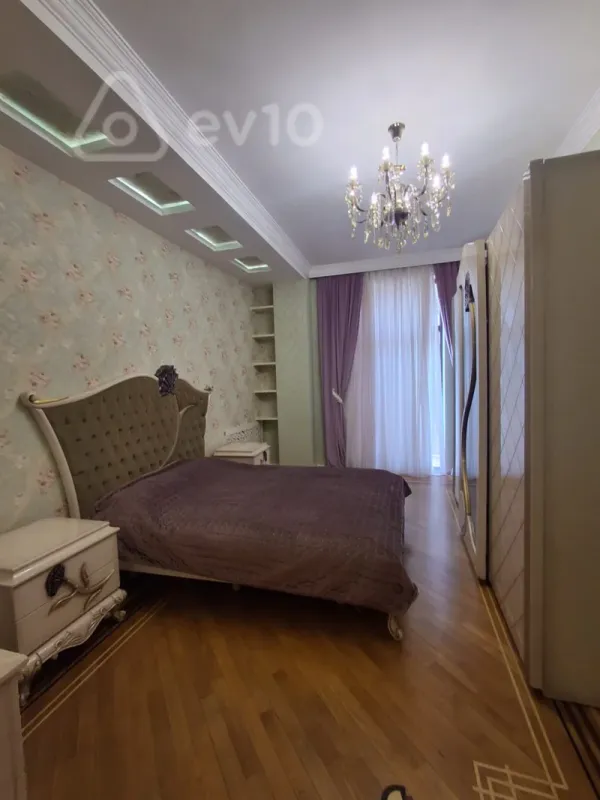 Kirayə verilir 4 otaqlı yeni tikili 220 m²