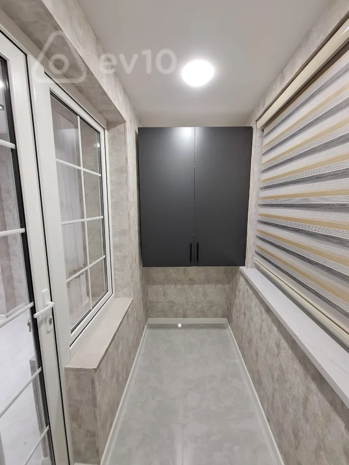 Satılır 2 otaqlı köhnə tikili 75 m²