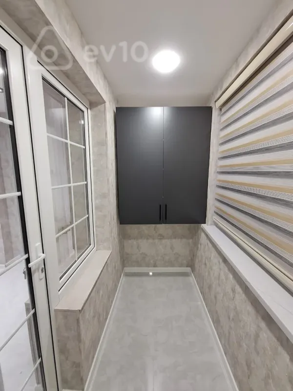 Satılır 2 otaqlı köhnə tikili 75 m²