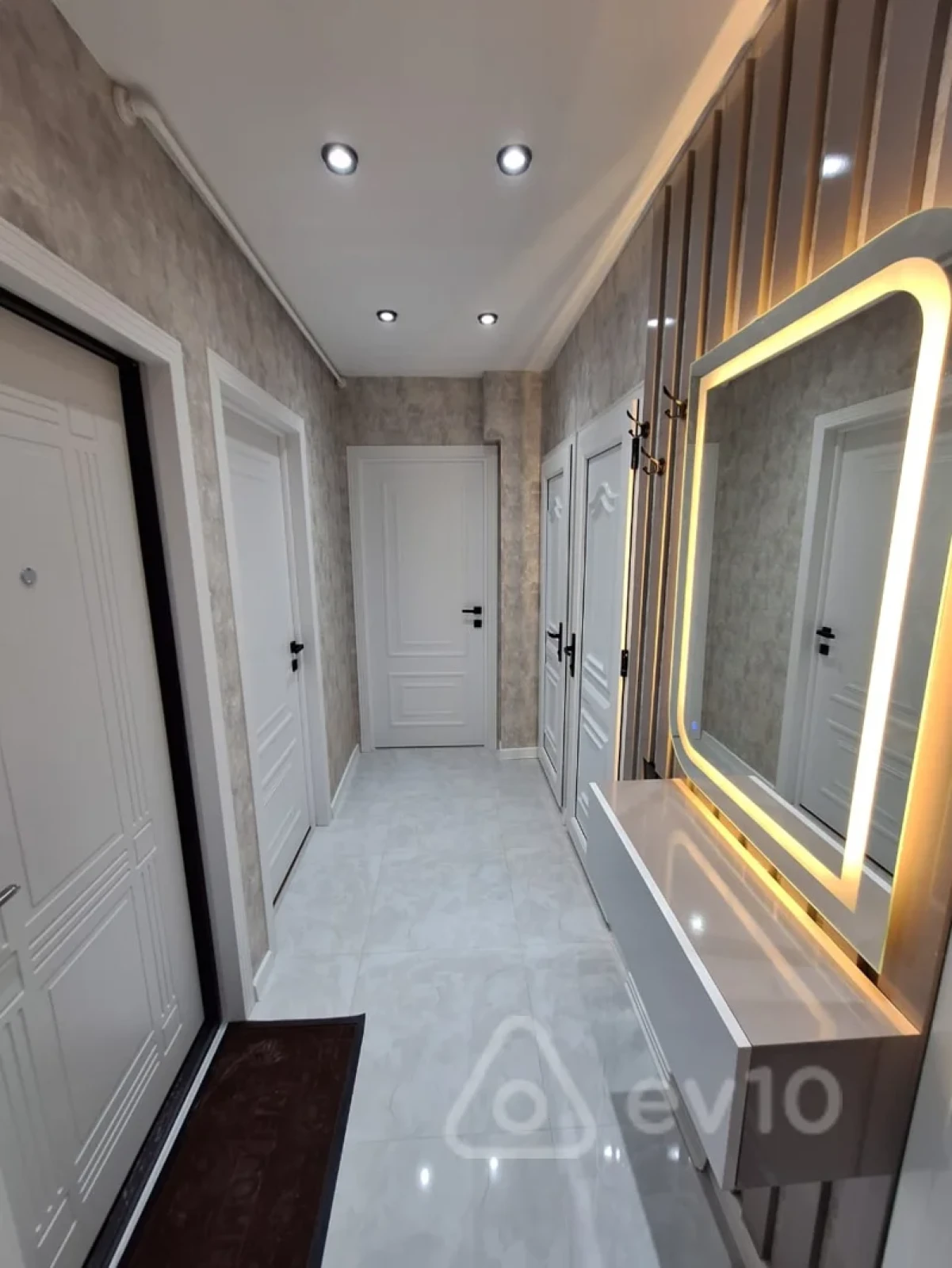 Satılır 2 otaqlı köhnə tikili 75 m²