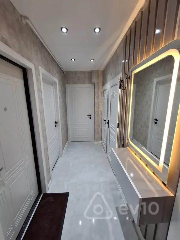 Satılır 2 otaqlı köhnə tikili 75 m²