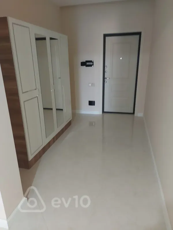 Kirayə verilir 3 otaqlı yeni tikili 130 m²