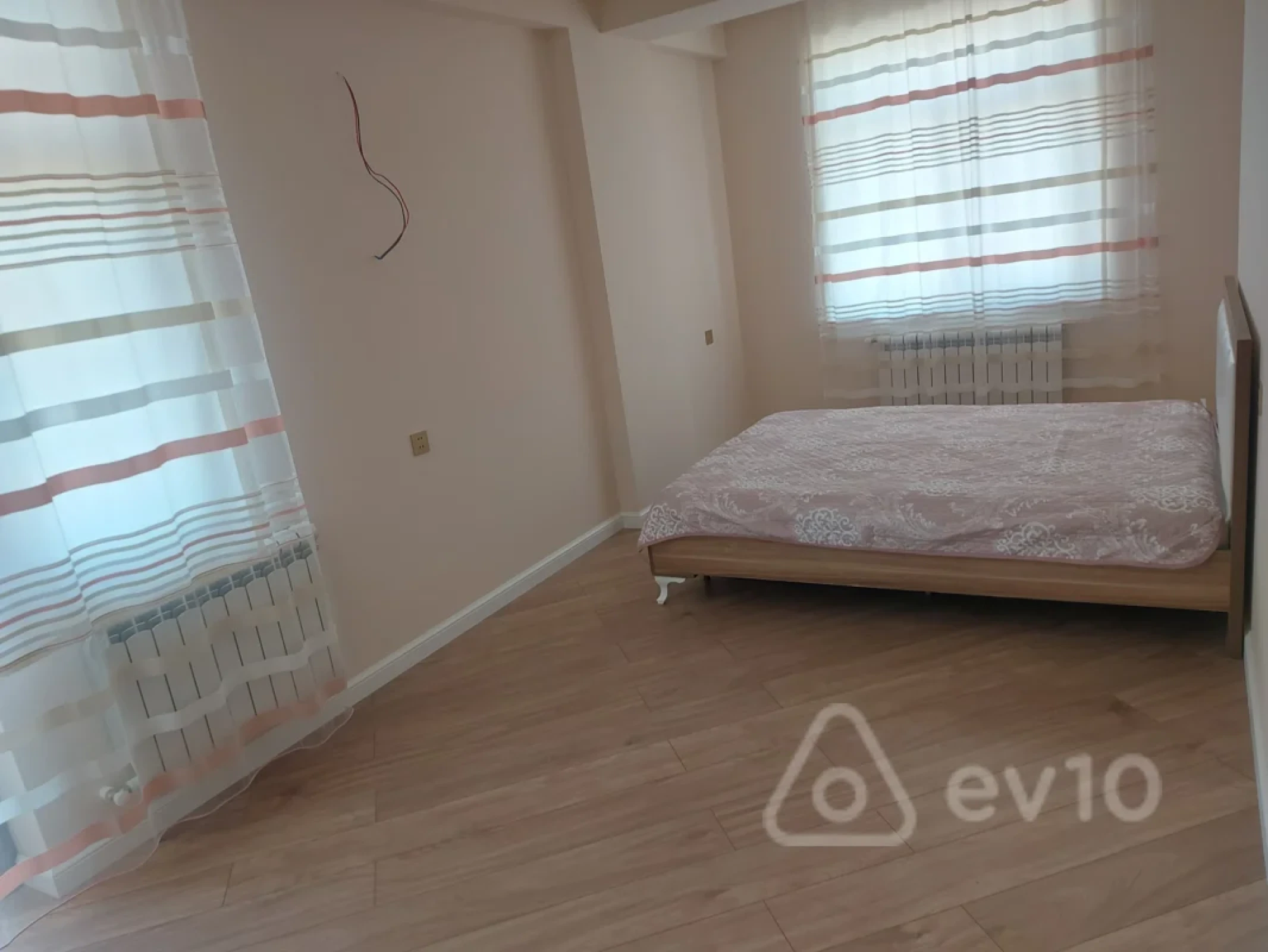 Kirayə verilir 3 otaqlı yeni tikili 130 m²