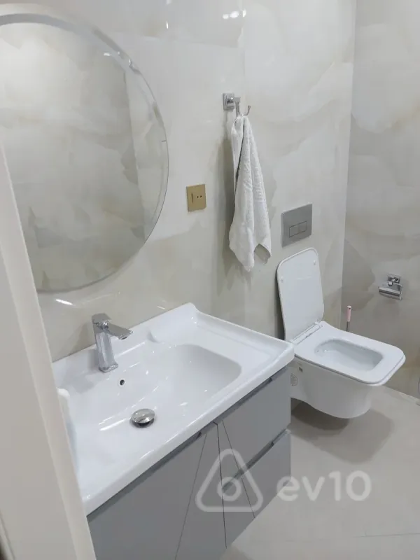 Kirayə verilir 3 otaqlı yeni tikili 130 m²