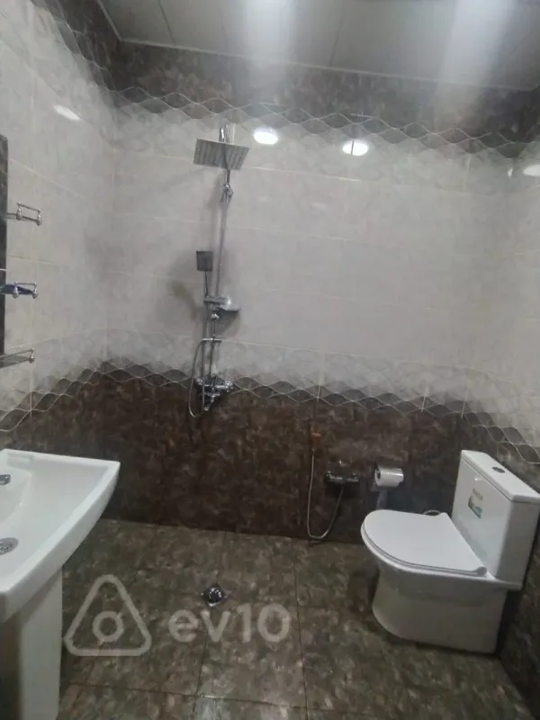 Kirayə verilir 2 otaqlı yeni tikili 65 m²