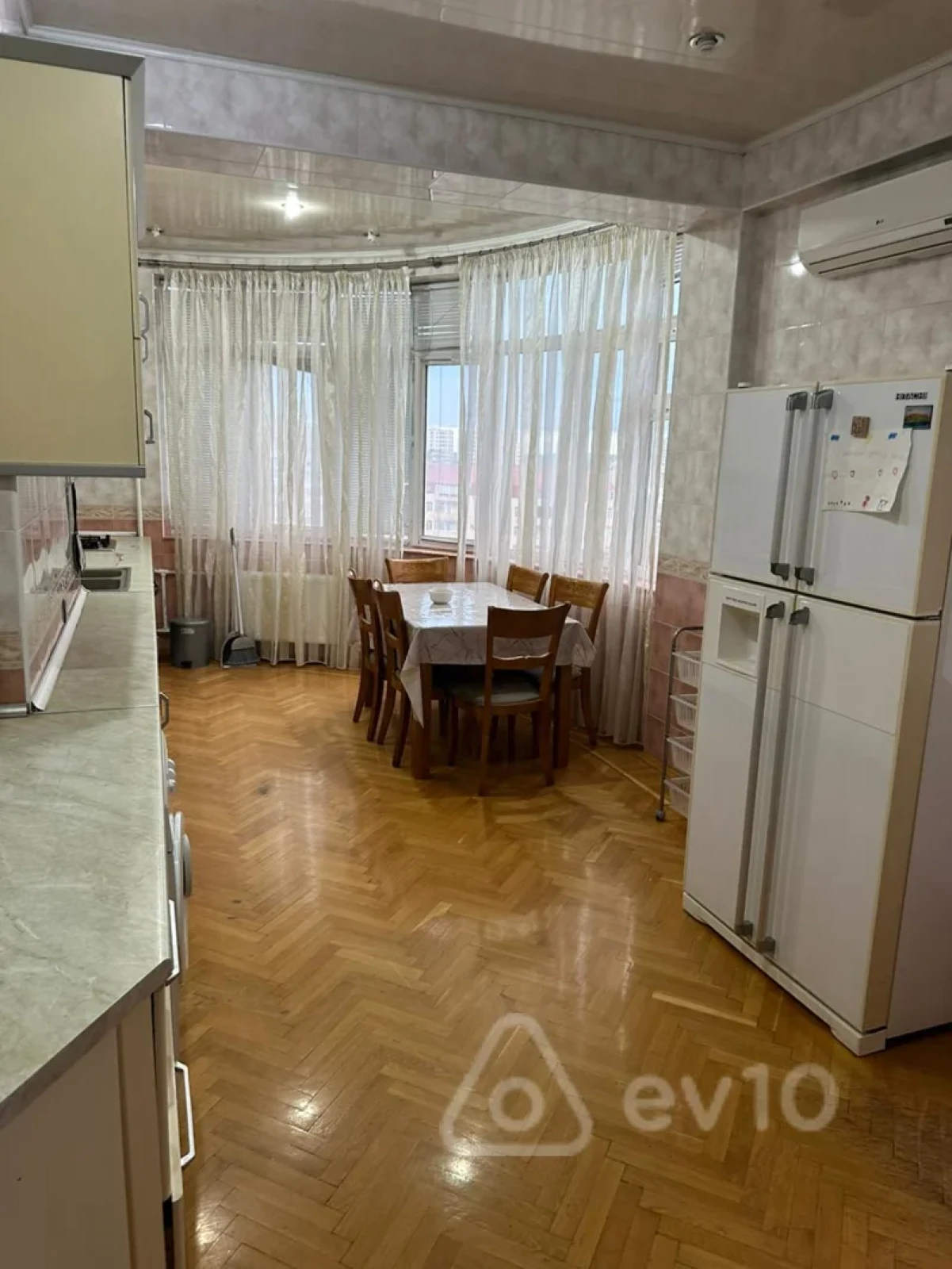 Satılır 3 otaqlı yeni tikili 180 m²