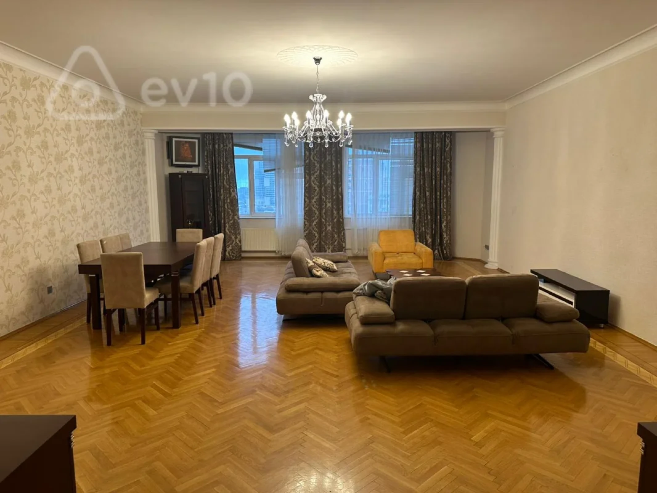 Satılır 3 otaqlı yeni tikili 180 m²