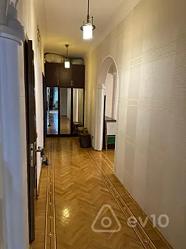 Satılır 3 otaqlı yeni tikili 180 m²