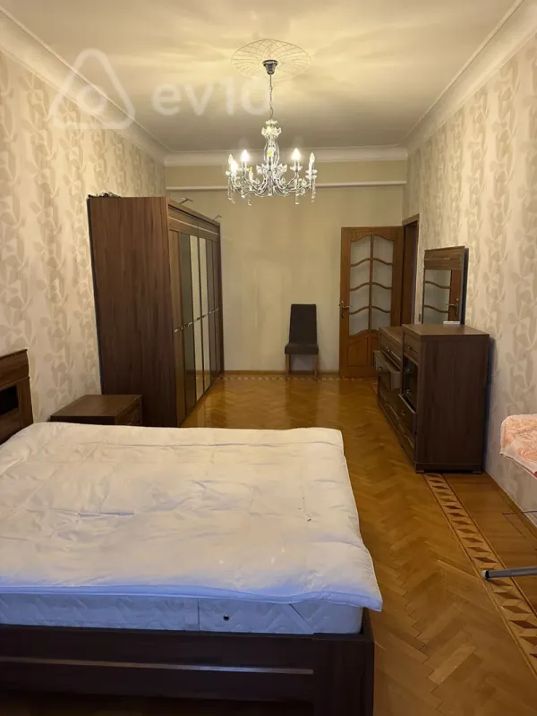 Satılır 3 otaqlı yeni tikili 180 m²