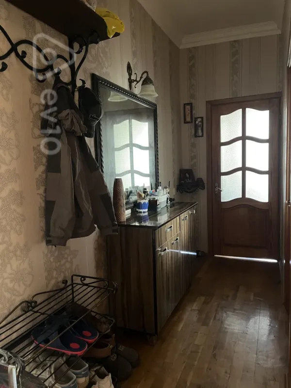 Satılır 2 otaqlı köhnə tikili 60 m²