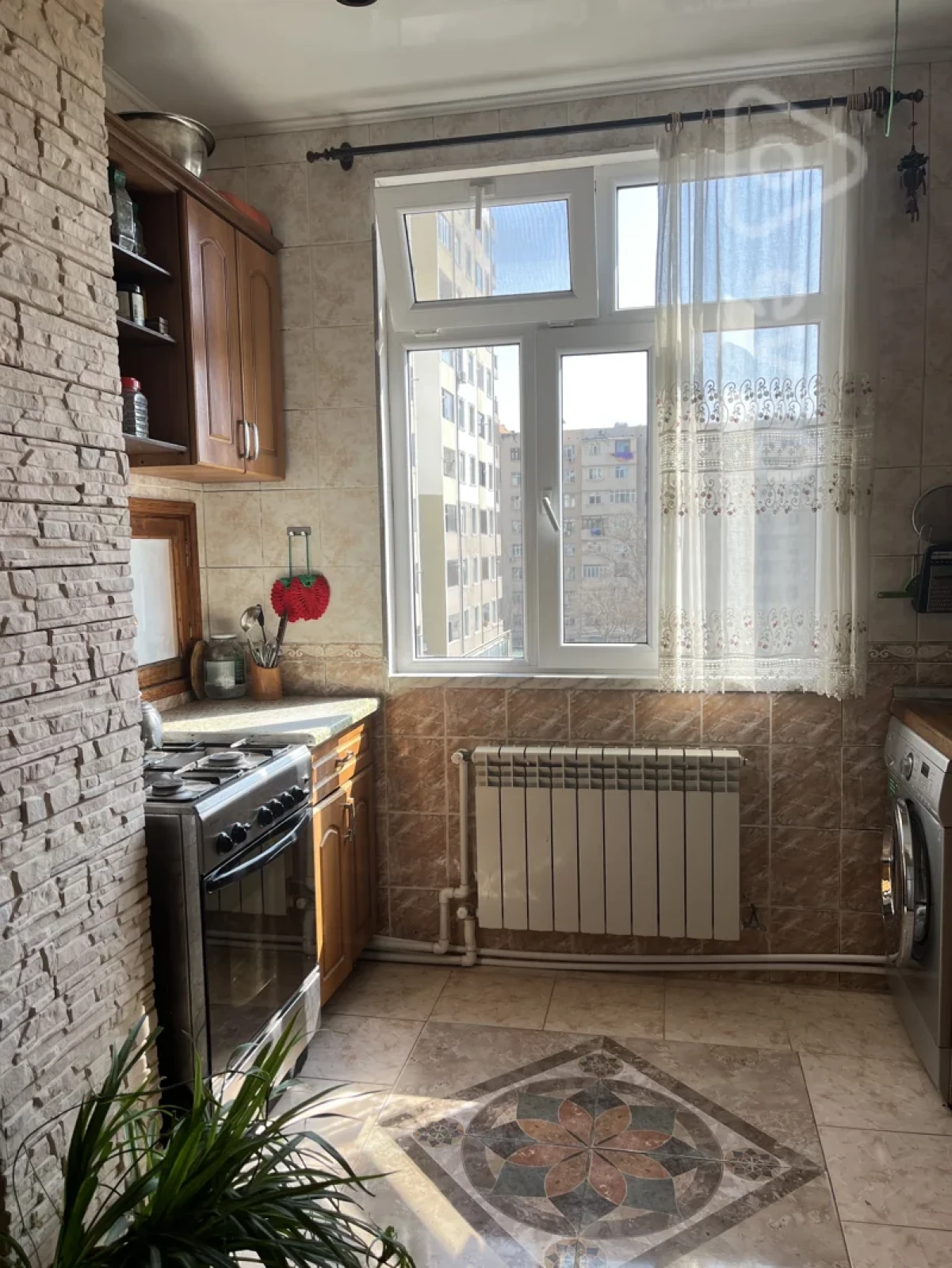 Satılır 2 otaqlı köhnə tikili 60 m²