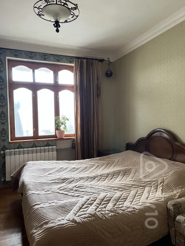 Satılır 2 otaqlı köhnə tikili 60 m²