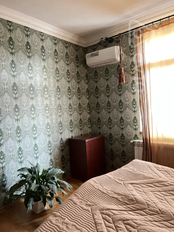 Satılır 2 otaqlı köhnə tikili 60 m²