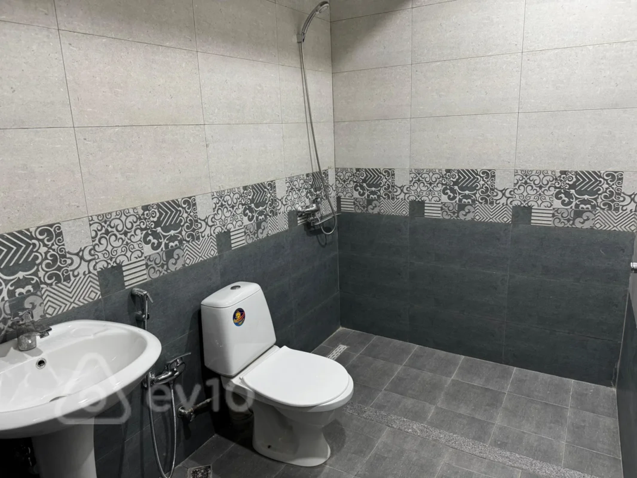 Satılır 3 otaqlı yeni tikili 125 m²