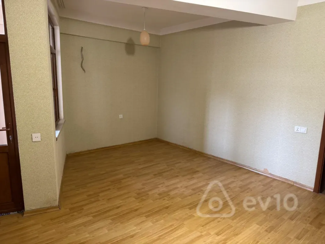 Satılır 3 otaqlı yeni tikili 125 m²