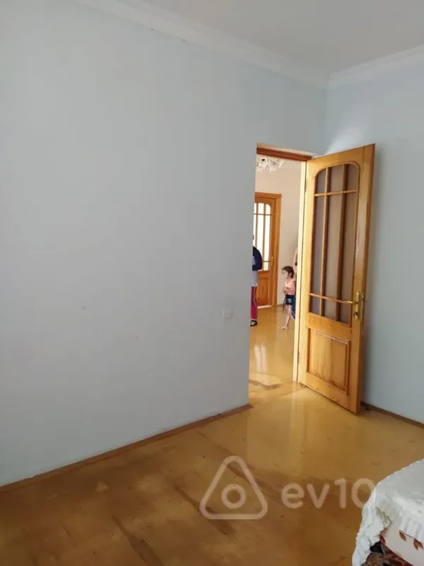 Satılır 5 otaqlı həyət evi 110 m²