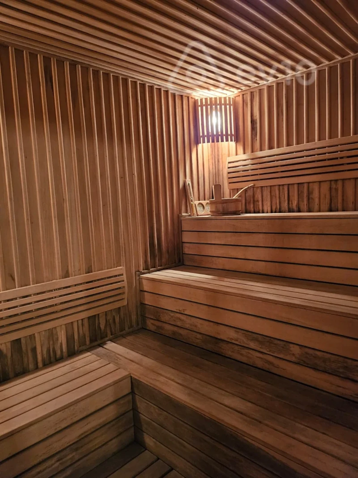 Kirayə verilir 9 otaqlı həyət evi 710 m²