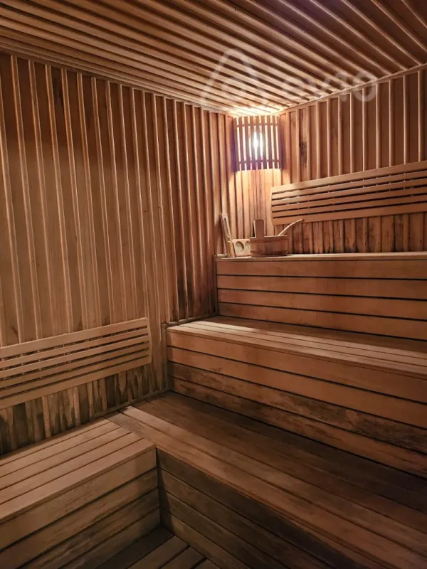 Kirayə verilir 9 otaqlı həyət evi 710 m²