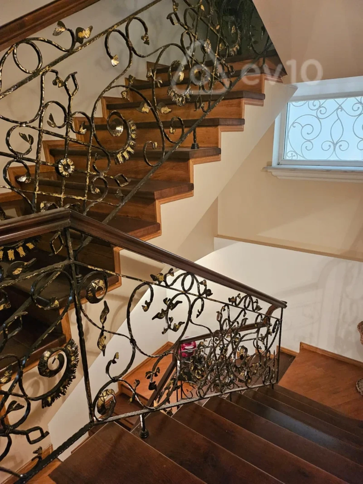 Kirayə verilir 9 otaqlı həyət evi 710 m²