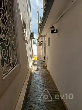 Kirayə verilir 9 otaqlı həyət evi 710 m²