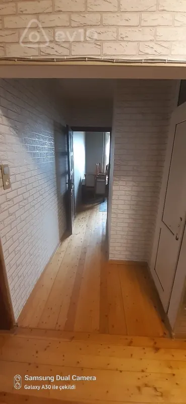 Kirayə verilir 3 otaqlı köhnə tikili 70 m²