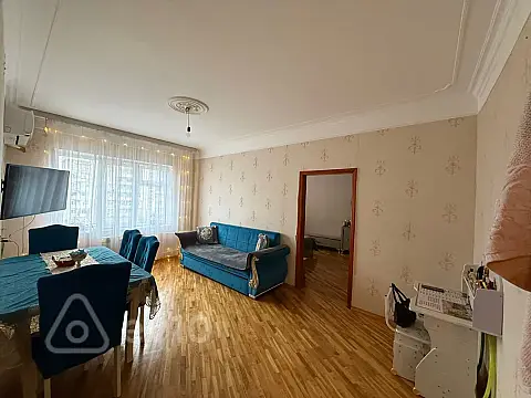 Satılır 4 otaqlı köhnə tikili 90 m²