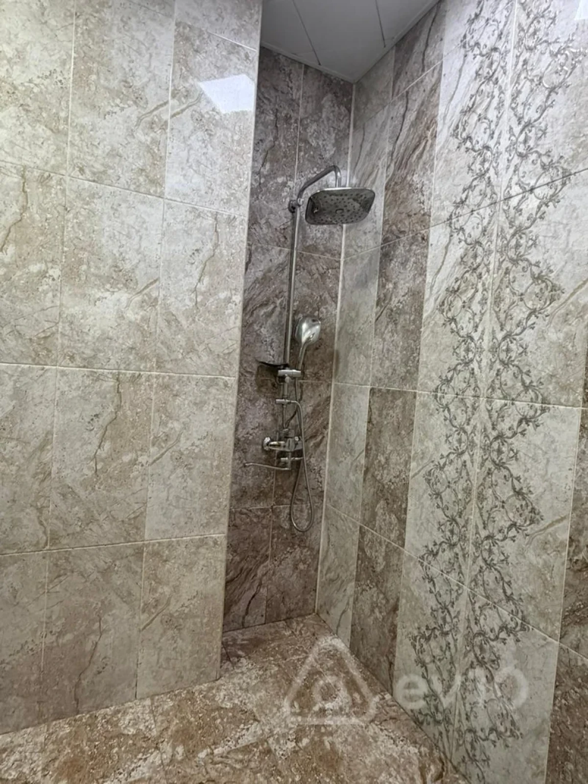 Satılır 2 otaqlı yeni tikili 65 m²