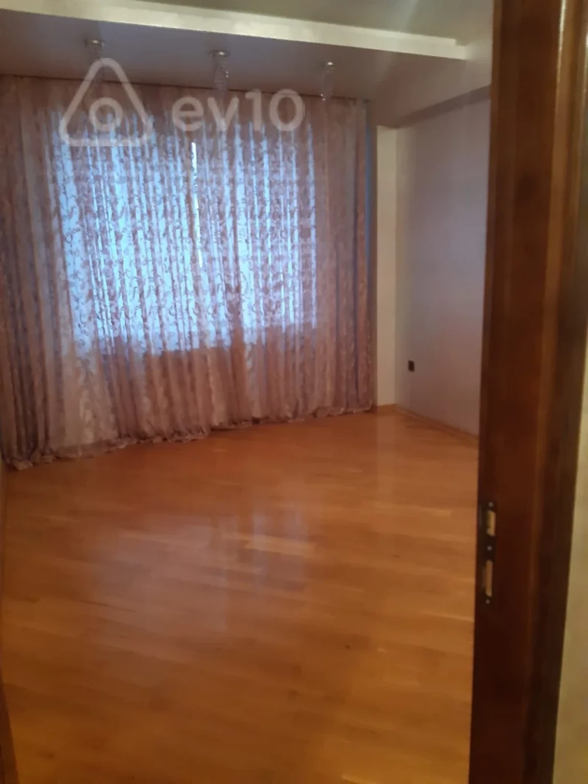 Satılır 2 otaqlı yeni tikili 75 m²
