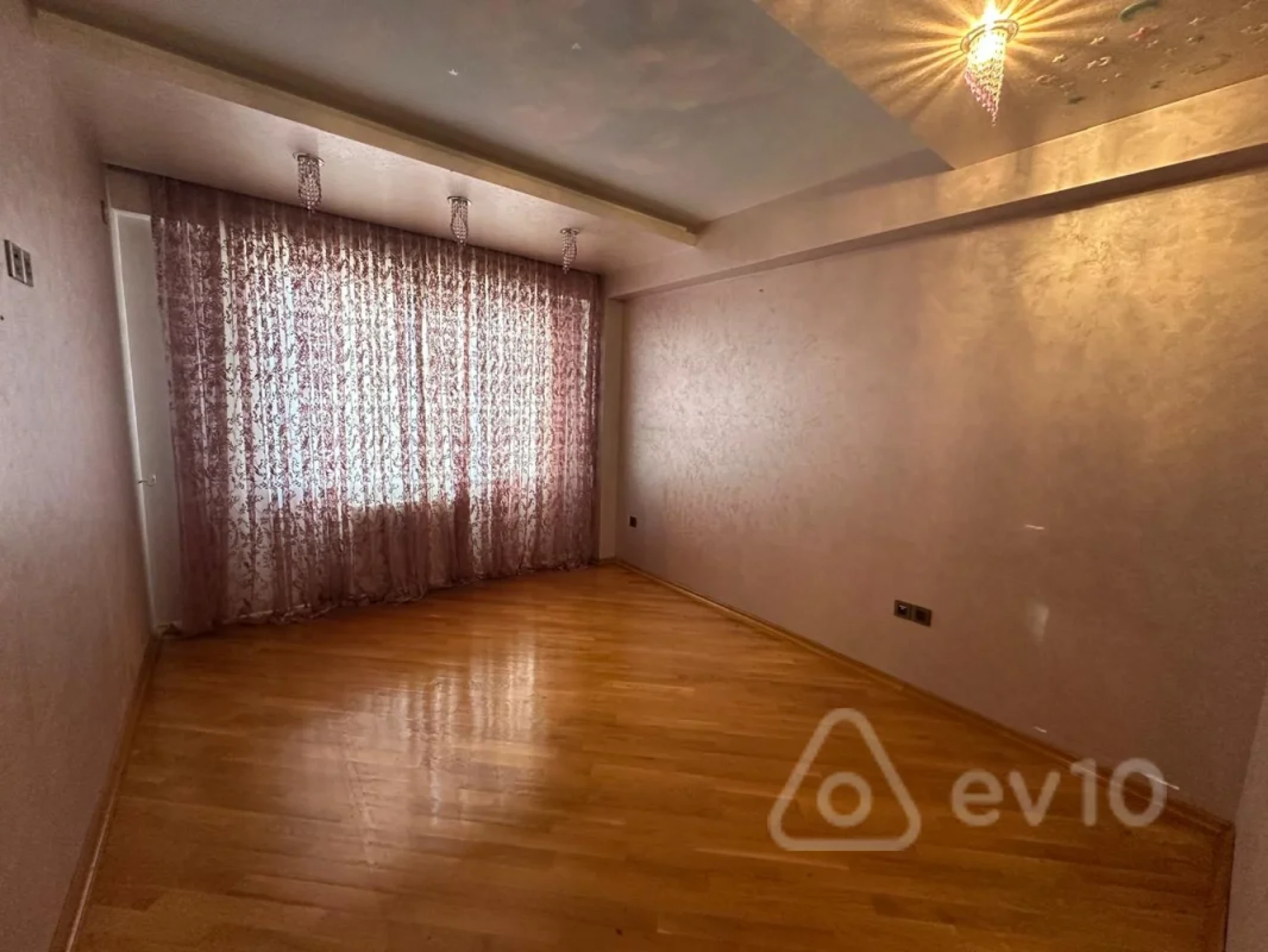 Satılır 2 otaqlı yeni tikili 75 m²