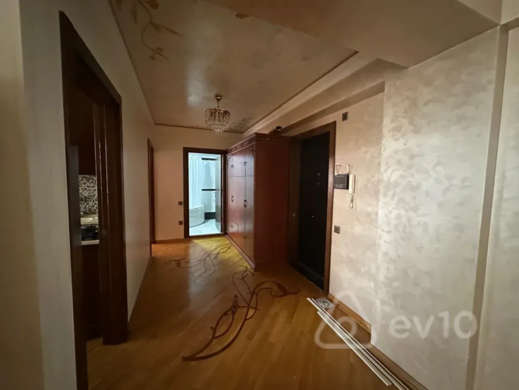 Satılır 2 otaqlı yeni tikili 75 m²