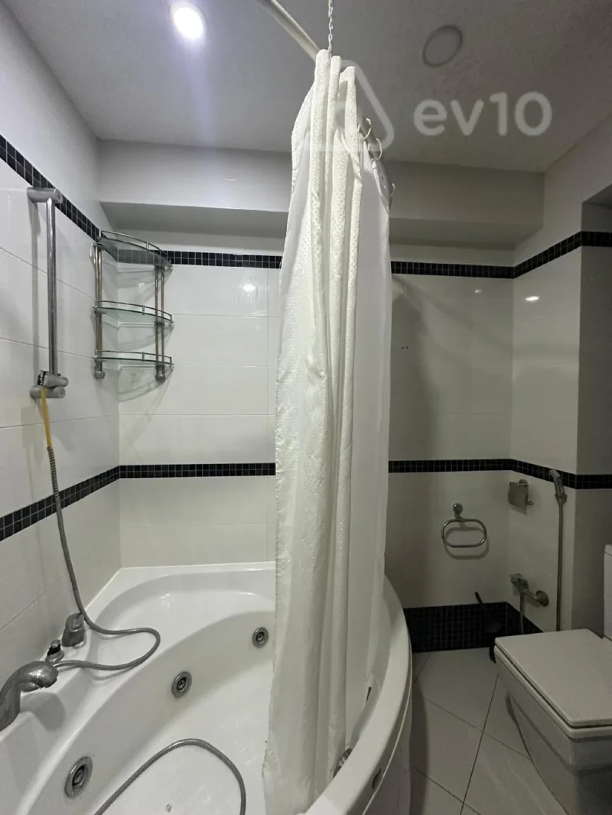 Satılır 2 otaqlı yeni tikili 75 m²