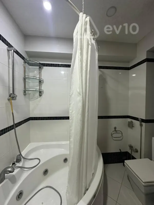 Satılır 2 otaqlı yeni tikili 75 m²