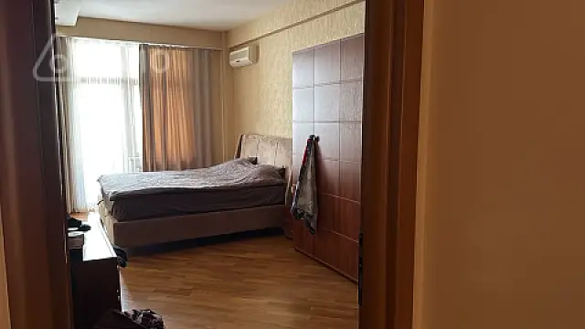 Satılır 3 otaqlı yeni tikili 180 m²