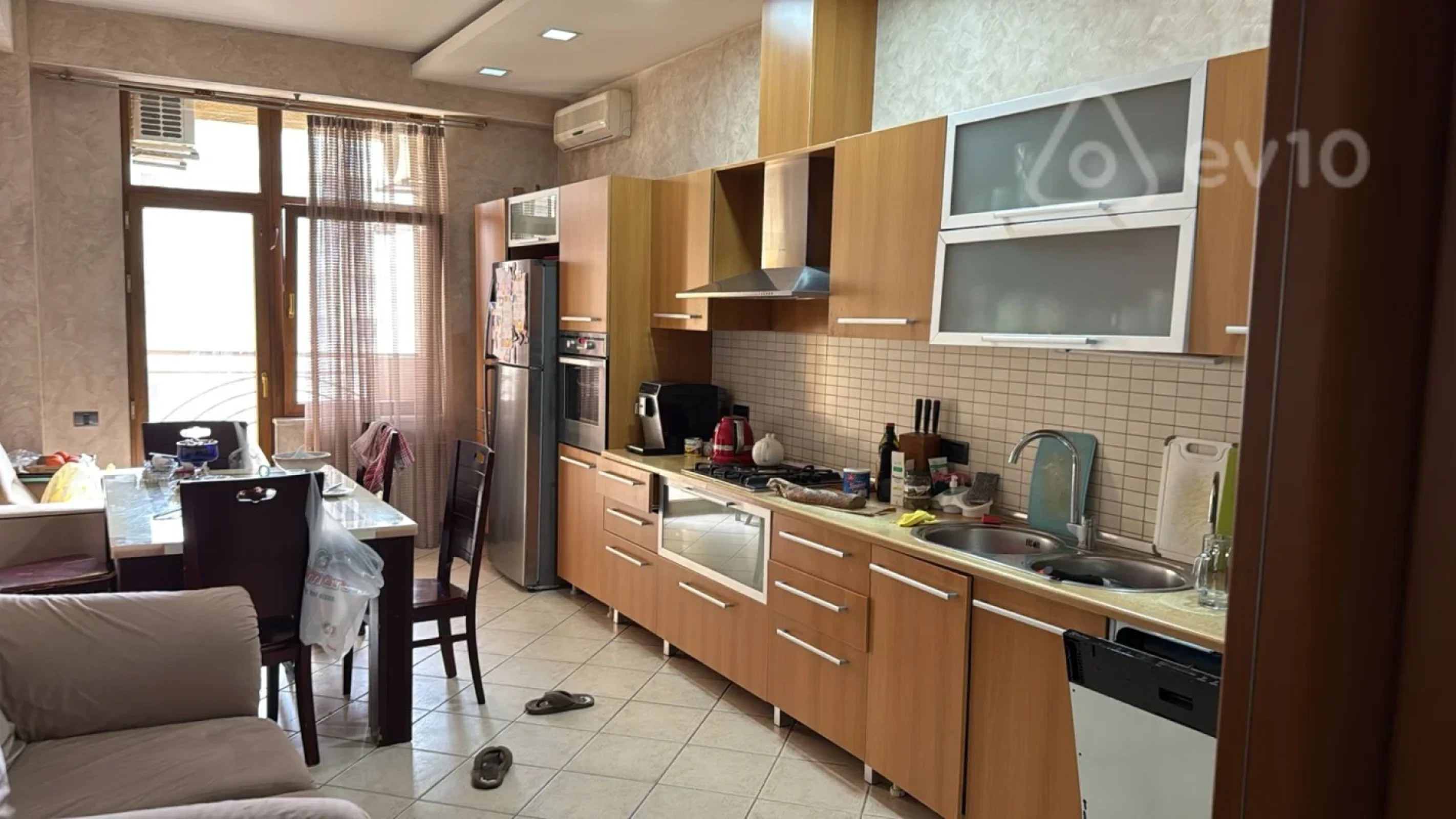 Satılır 3 otaqlı yeni tikili 180 m²