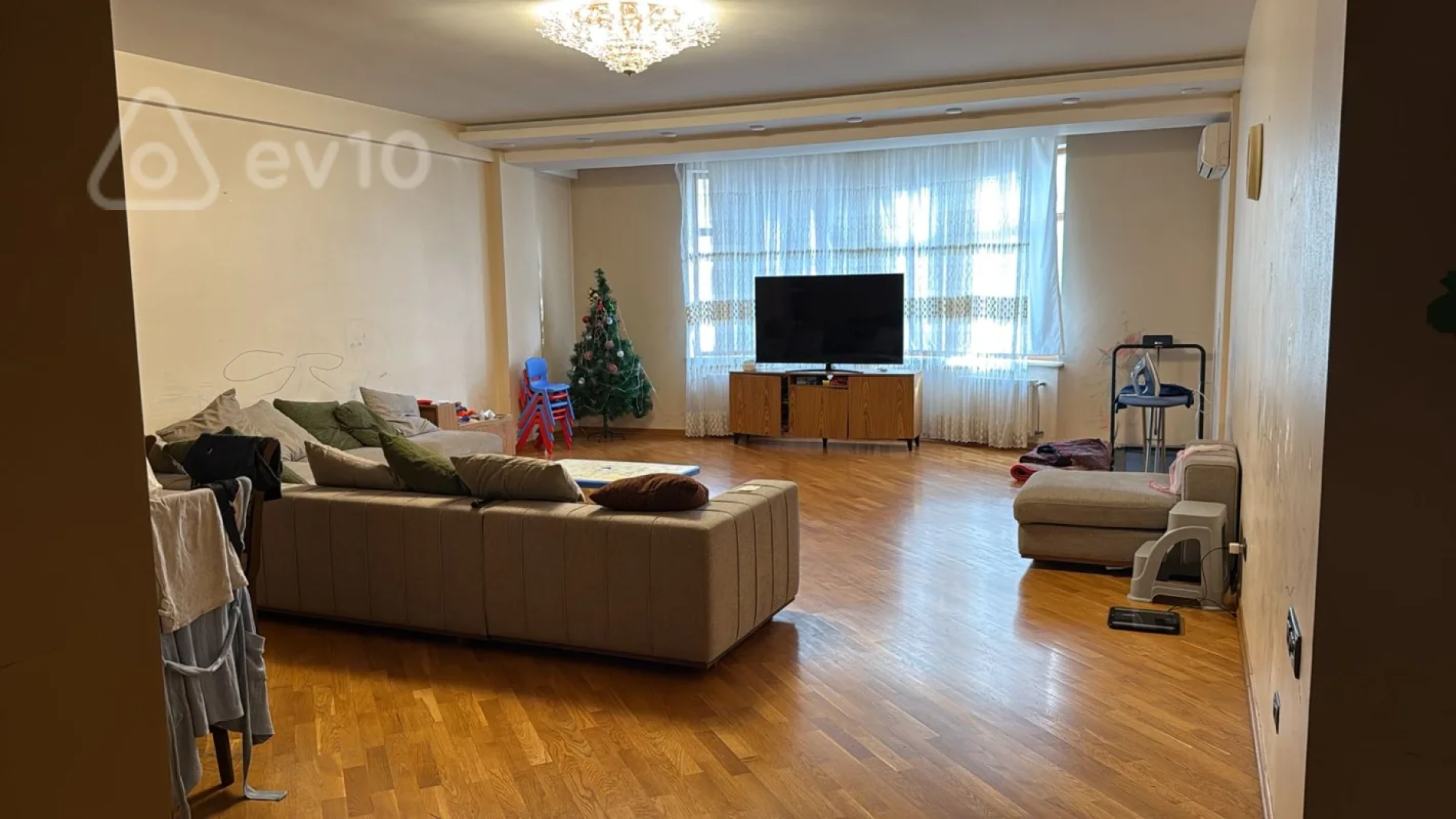 Satılır 3 otaqlı yeni tikili 180 m²