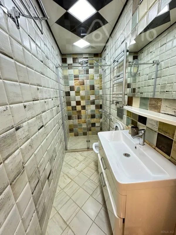 Kirayə verilir 3 otaqlı yeni tikili 130 m²