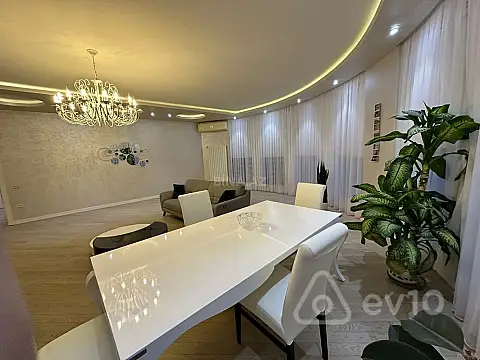 Kirayə verilir 3 otaqlı yeni tikili 130 m²