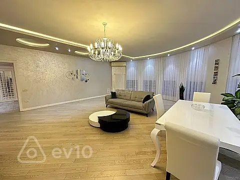 Kirayə verilir 3 otaqlı yeni tikili 130 m²