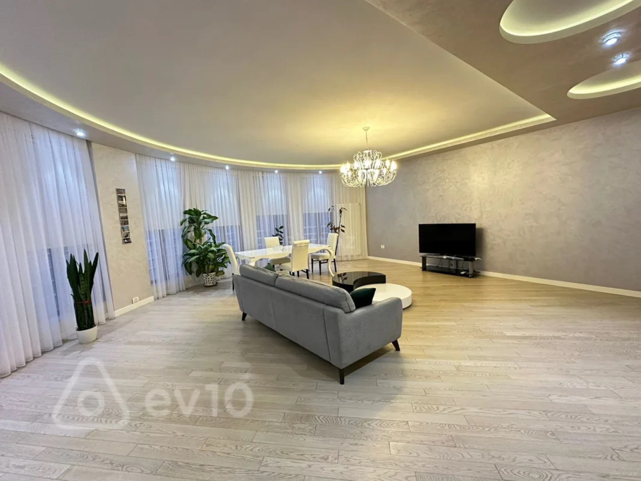 Kirayə verilir 3 otaqlı yeni tikili 130 m²