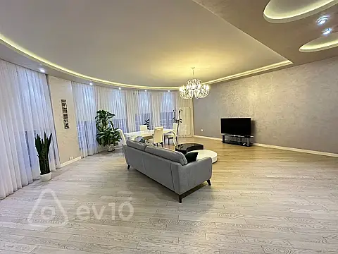 Kirayə verilir 3 otaqlı yeni tikili 130 m²